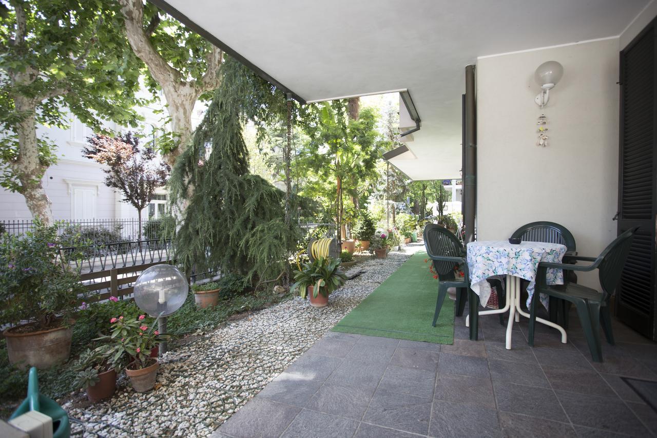 Albergo Villa Denny Rímini Exterior foto